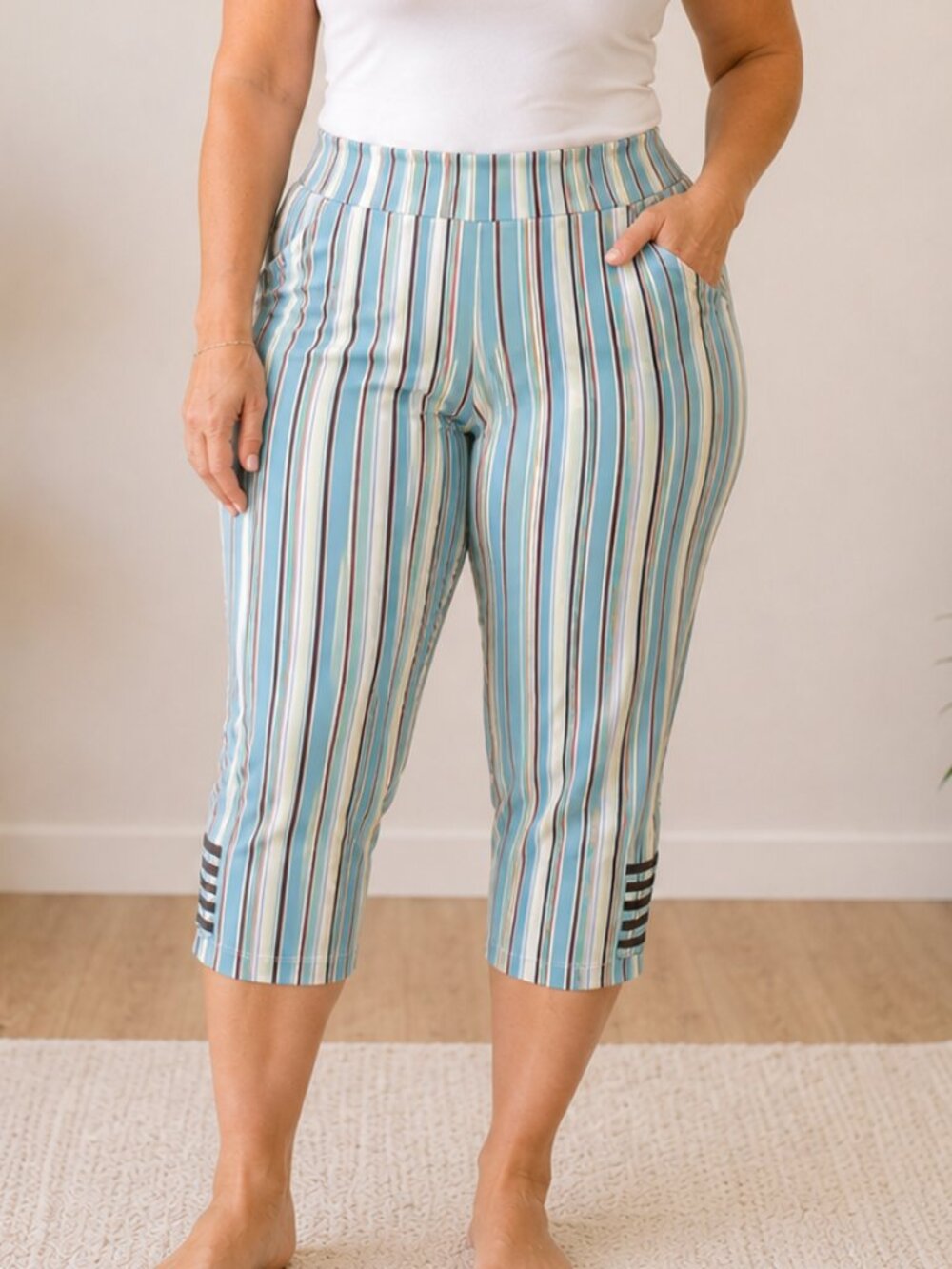 Attyre New York Blue Pink Striped Capri Pants 16